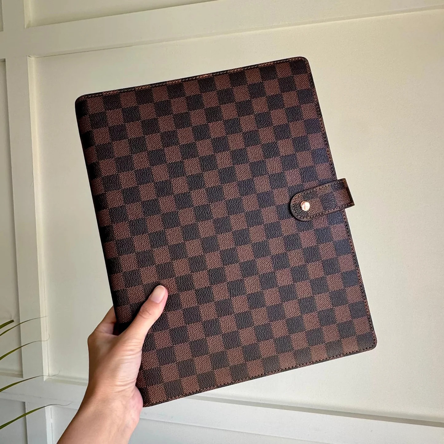 Checkered Portfolio with A4 Legal Notepad
