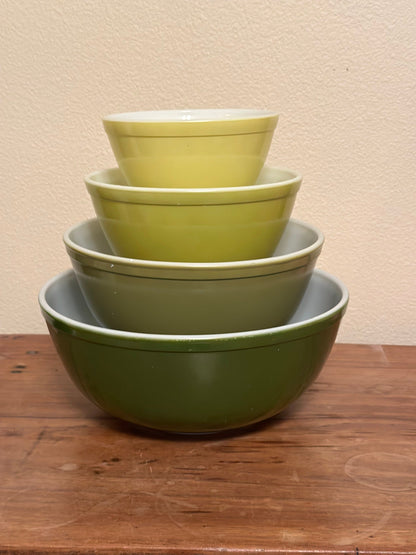 Set of 3 Acrylic Display Stands for Mixing Bowls and Cinderella Bowls, Bowl Risers for Kitchen Organization, Stands Only