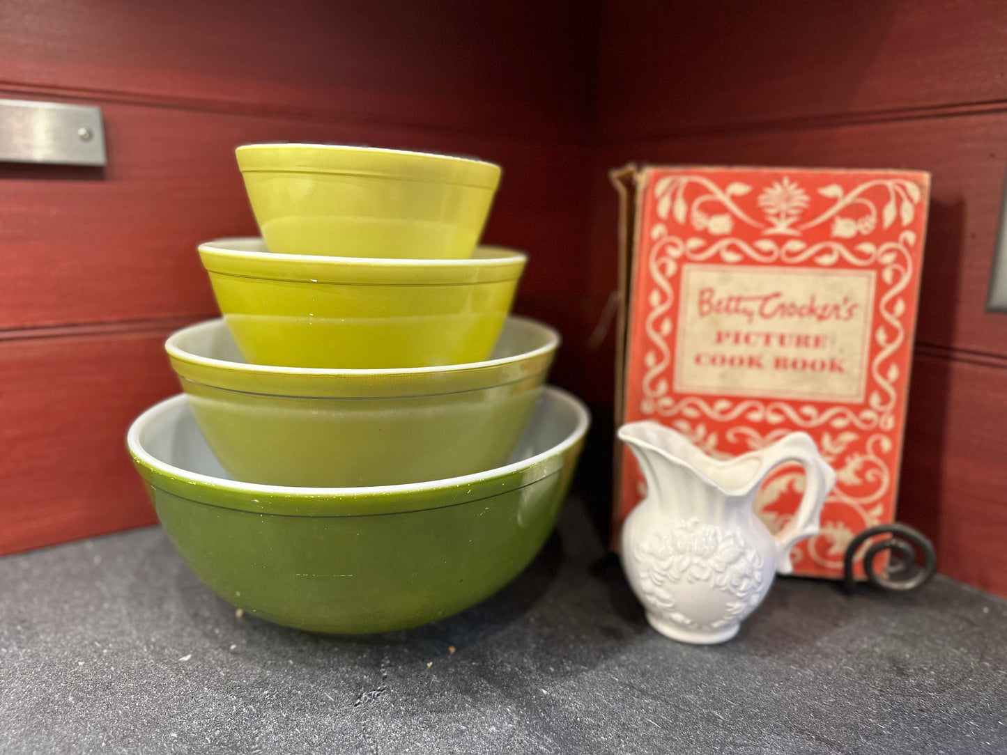 Set of 3 Acrylic Display Stands for Mixing Bowls and Cinderella Bowls, Bowl Risers for Kitchen Organization, Stands Only