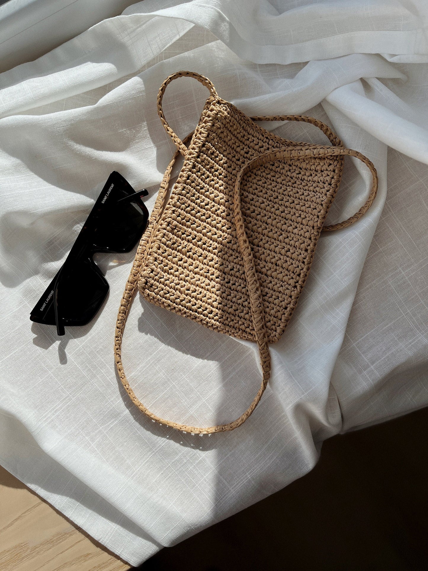 Handwoven Raffia Phone Crossbody Bag for Women, Minimalist Summer Straw Shoulder Purse with Leather Trim, Lightweight Vacation Pouch