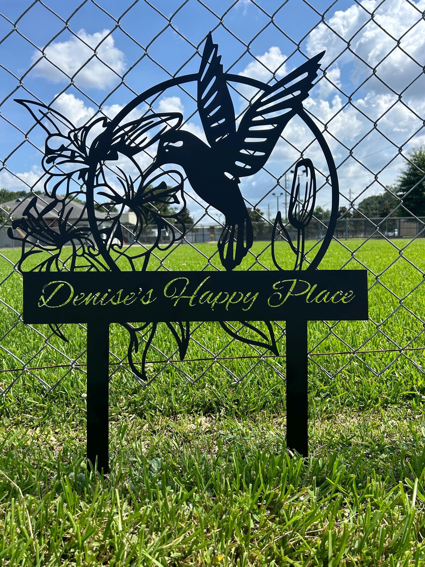 Custom Hummingbird Metal Garden Stake, Personalized Flower Design Family Name Sign, Laser-Cut Steel Outdoor Yard Decor