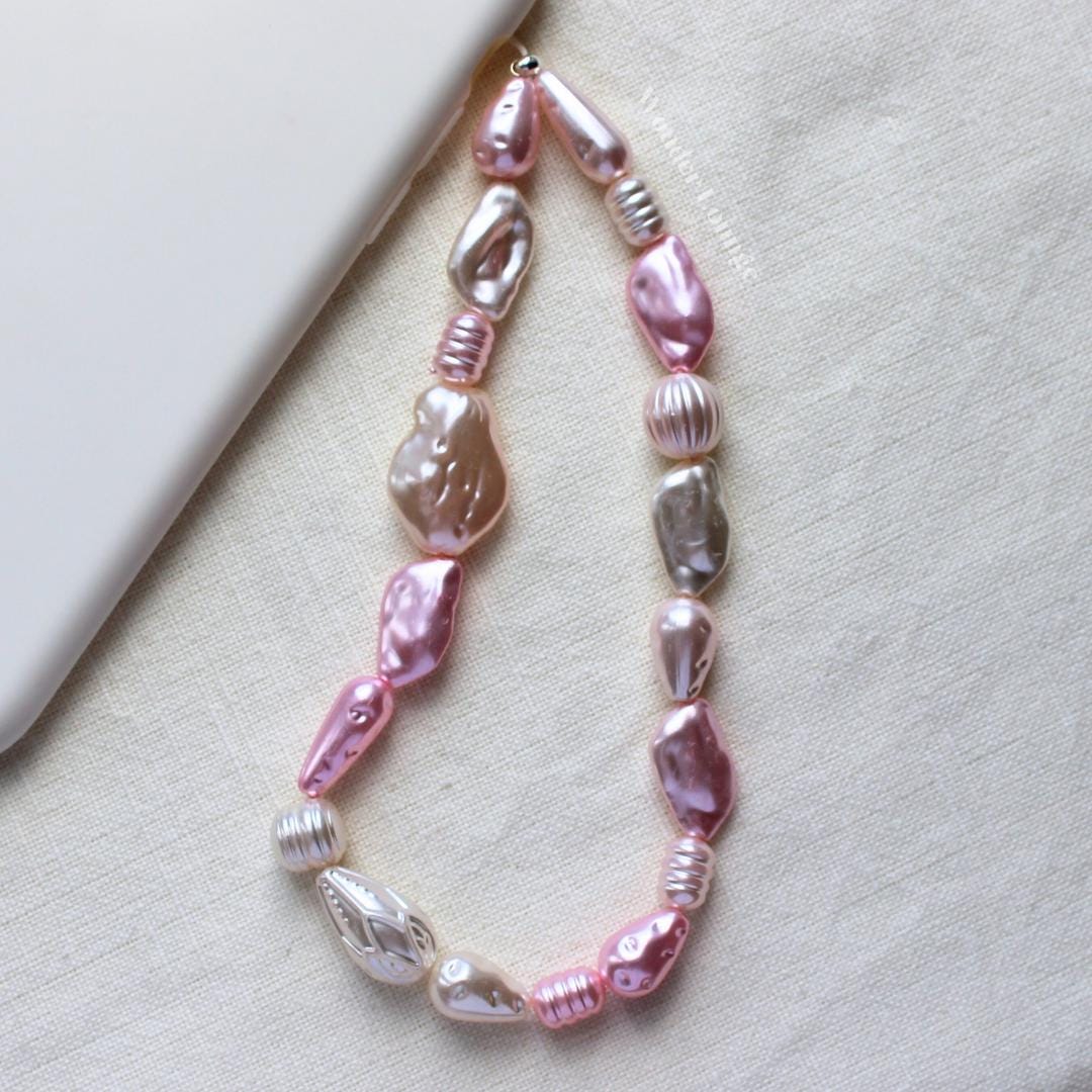 Pink Faux Pearl Phone Strap Wristlet, Chunky Beaded Phone Charm for Women, Aesthetic Pastel Smartphone Lanyard Accessory