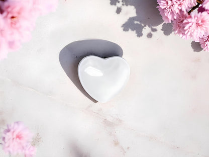 Handmade Resin Heart Phone Grip, Magnetic Stand Compatible with MagSafe, Elegant Adhesive Griptok Accessory for Smartphones