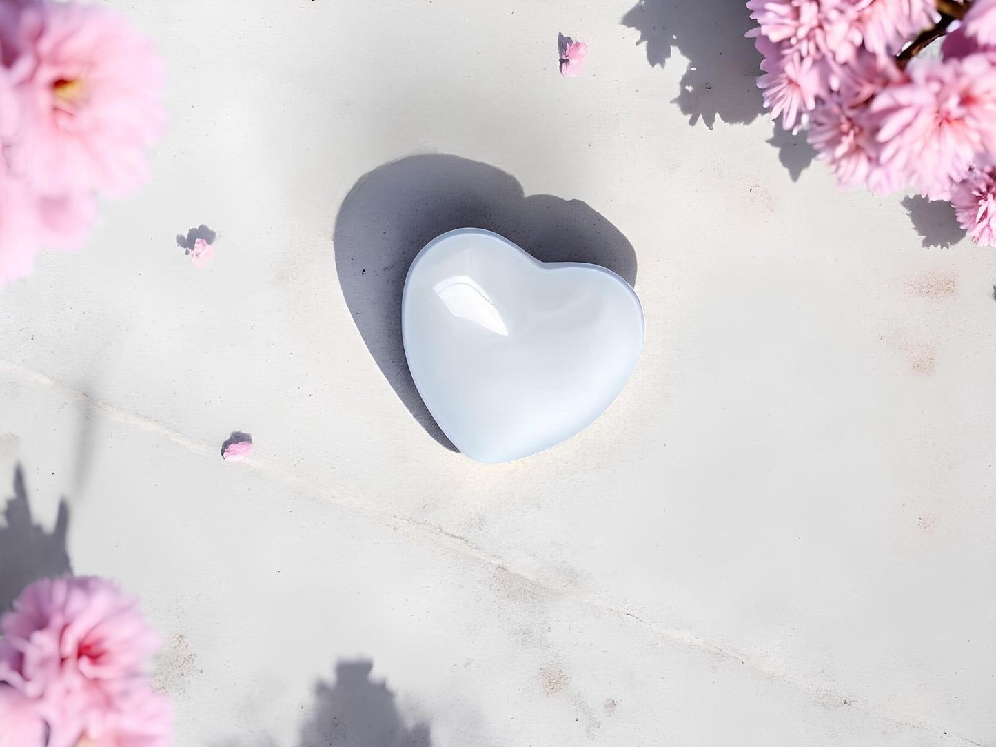 Handmade Resin Heart Phone Grip, Magnetic Stand Compatible with MagSafe, Elegant Adhesive Griptok Accessory for Smartphones