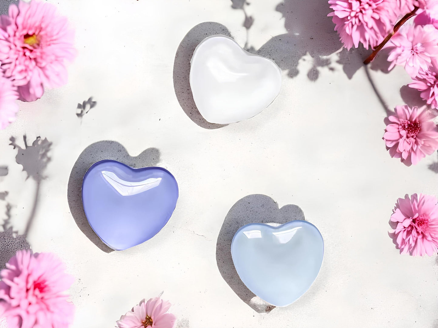 Handmade Resin Heart Phone Grip, Magnetic Stand Compatible with MagSafe, Elegant Adhesive Griptok Accessory for Smartphones