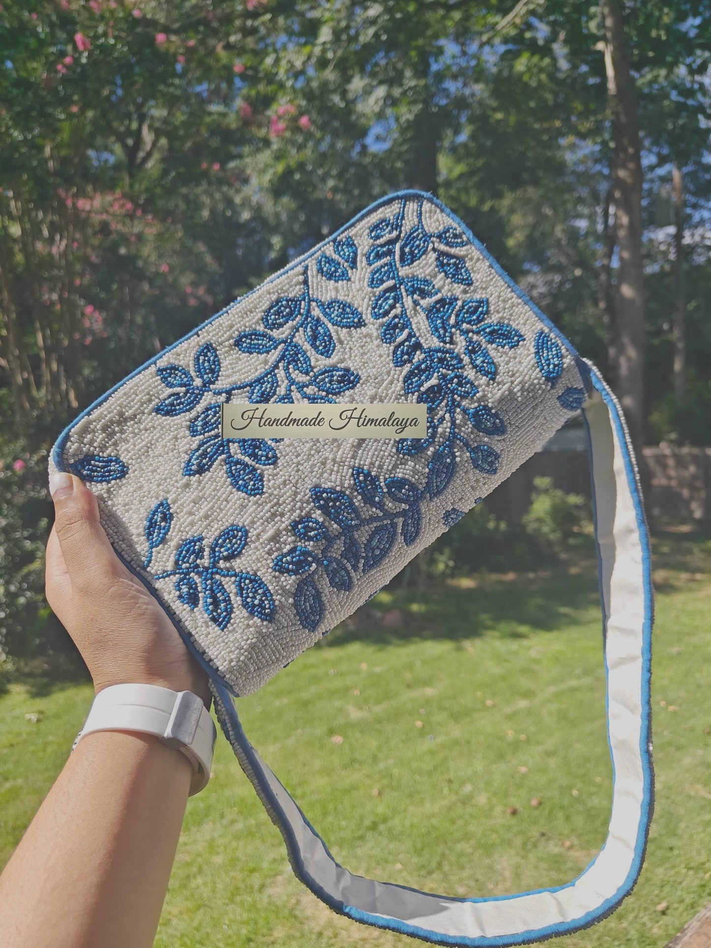 Handmade Glass Beaded Floral Handbag, Blue and White Vine Pattern Wedding Bridal Clutch, Elegant Shoulder Purse for Parties