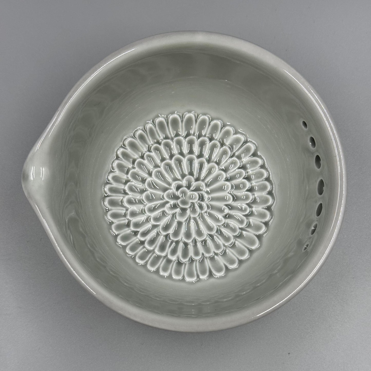 Ceramic Garlic Grater Bowl with Built-in Herb Stripper, Small Dipping Dish for Ginger and Herbs