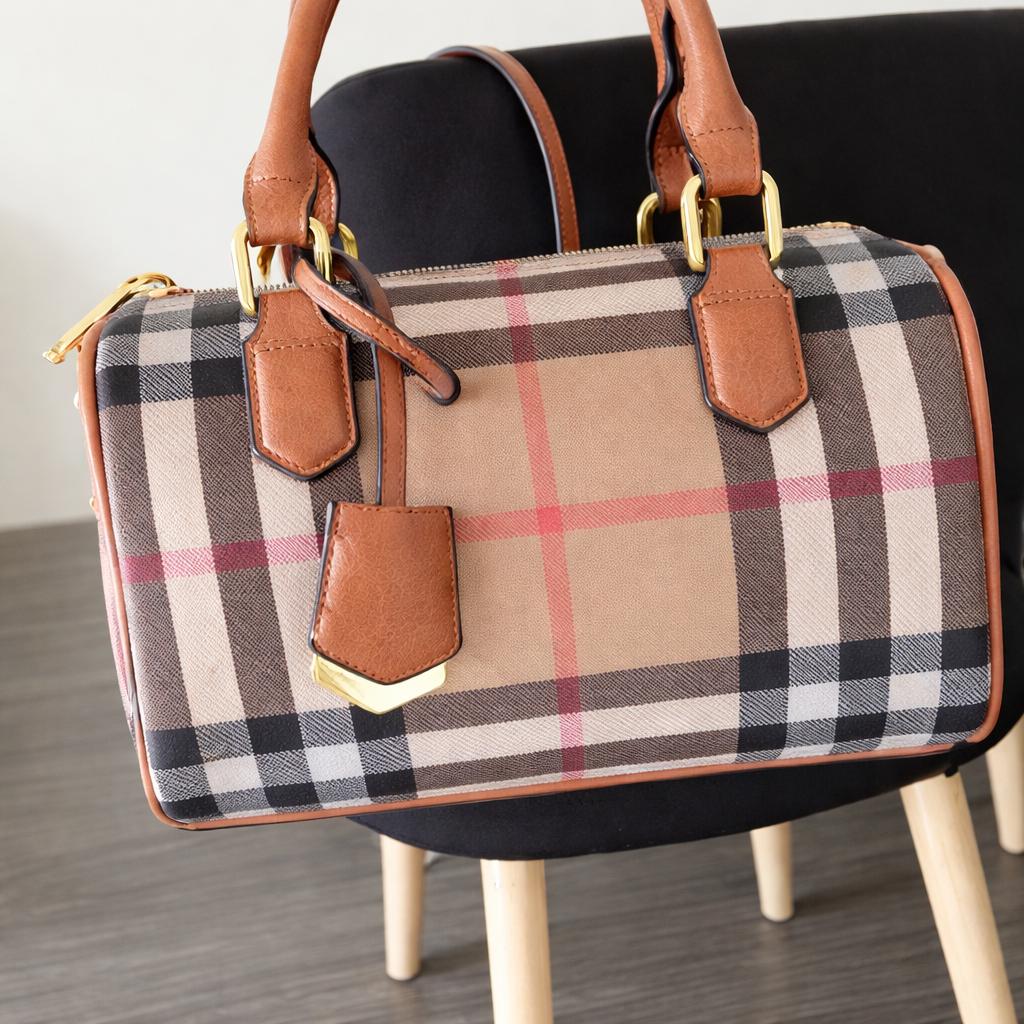 Vintage Plaid Crossbody Bag for Women, Faux Leather Shoulder Purse with Adjustable Strap and Secure Zip Closure
