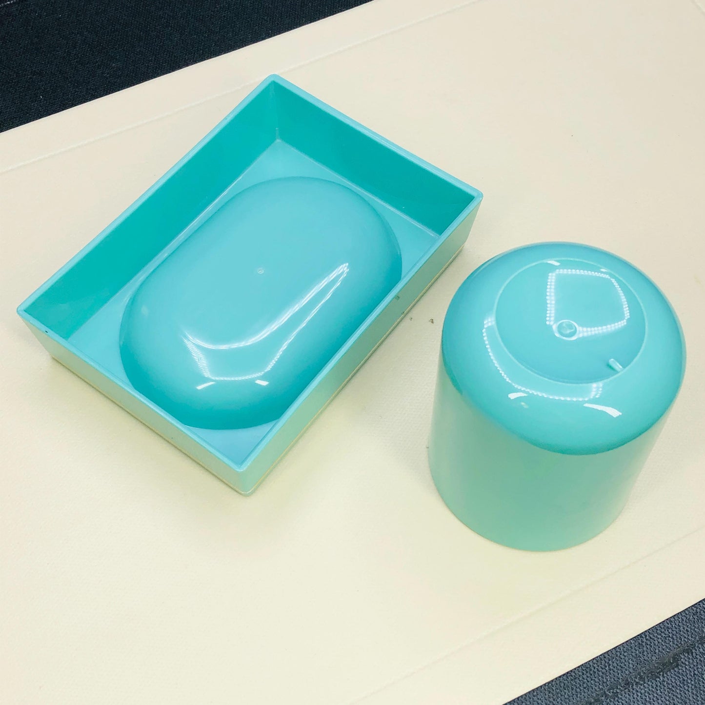 Authentic 1980s Turquoise Bathroom Set, Retro Mod Plastic Soap Dish & Cup, Kitsch 80s Pastel Bath Decor, Rare Collectible Piece