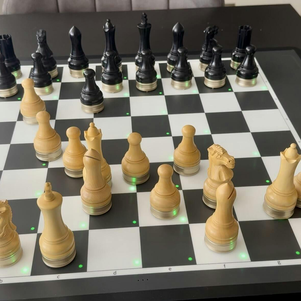 🔥Advanced Robotic Chessboard with Wooden Pieces — 66% OFF Today Only!